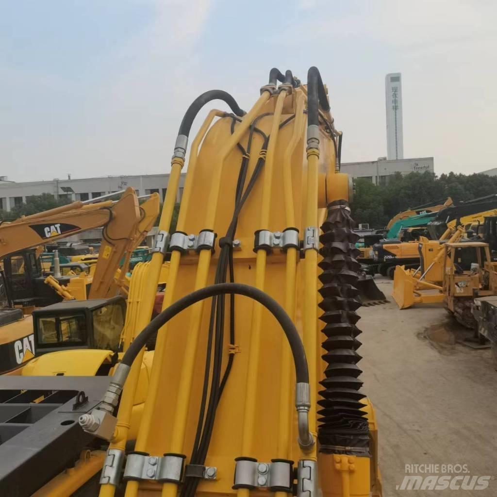 Komatsu PC 220-8 Gravemaskiner på larvebånd
