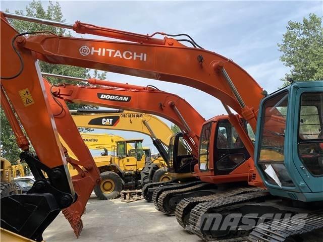 Hitachi EX200-3 Gravemaskiner på larvebånd