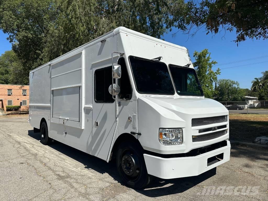 Freightliner M-LINE Fast kasse