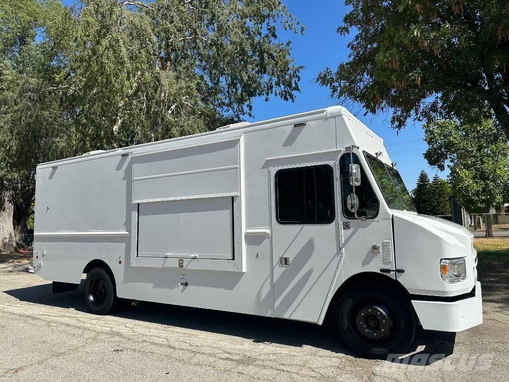 Freightliner M-LINE Fast kasse