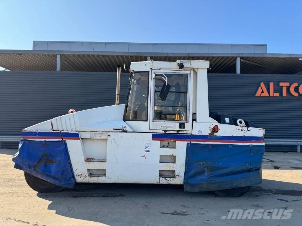 CAT PS-300B Tromle med luftdæk