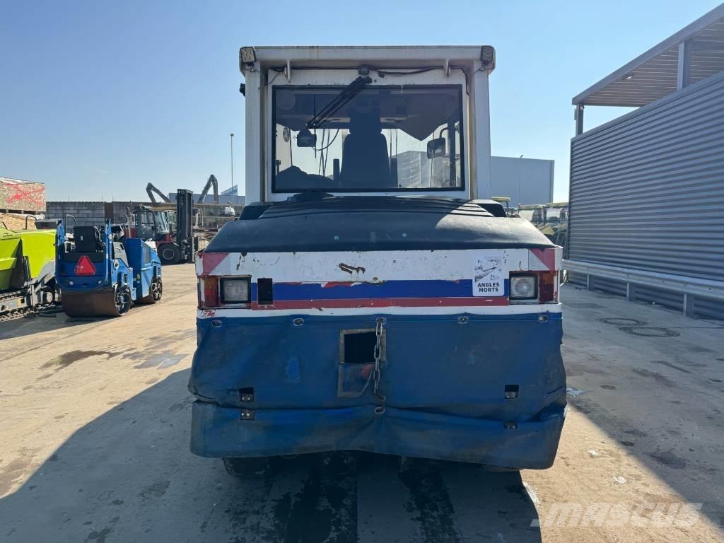 CAT PS-300B Tromle med luftdæk