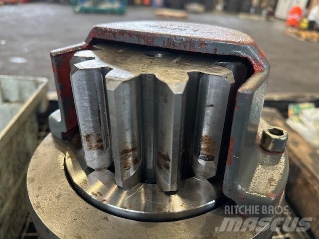 Liebherr SAT 222/220 Gear