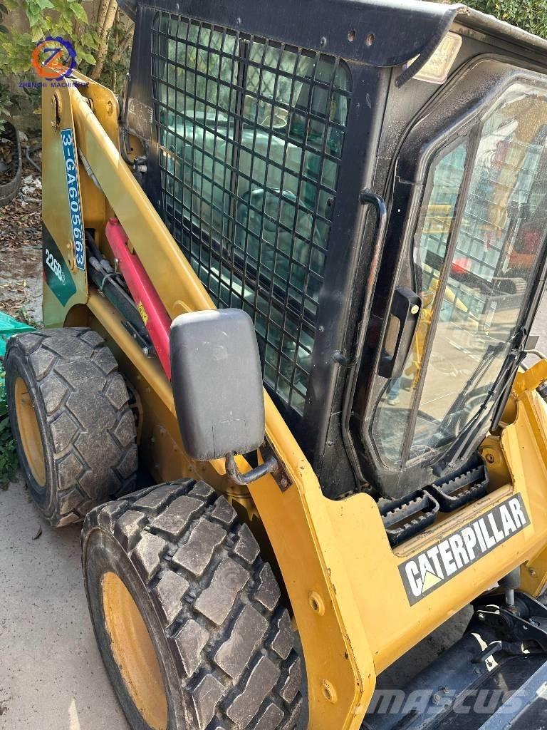 CAT 226 B Minilæsser - skridstyret