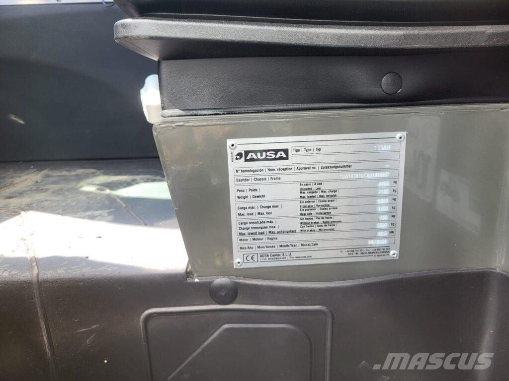 Ausa T235H Teleskopiske hjullæssere