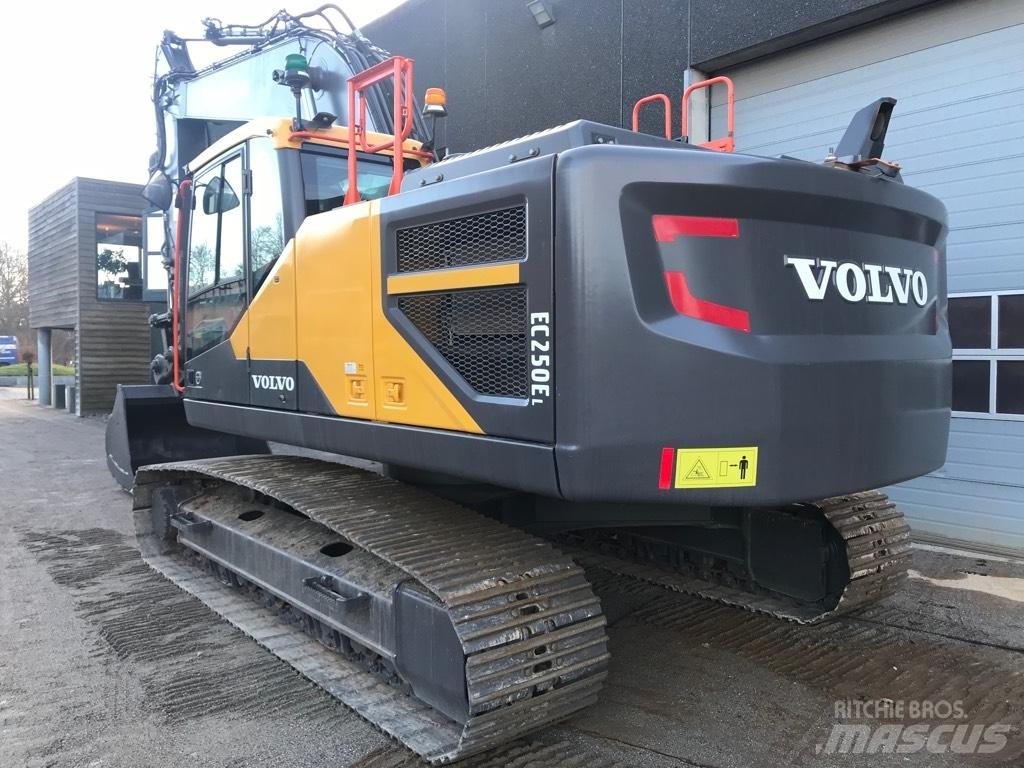 Volvo EC 250 E Gravemaskiner på larvebånd