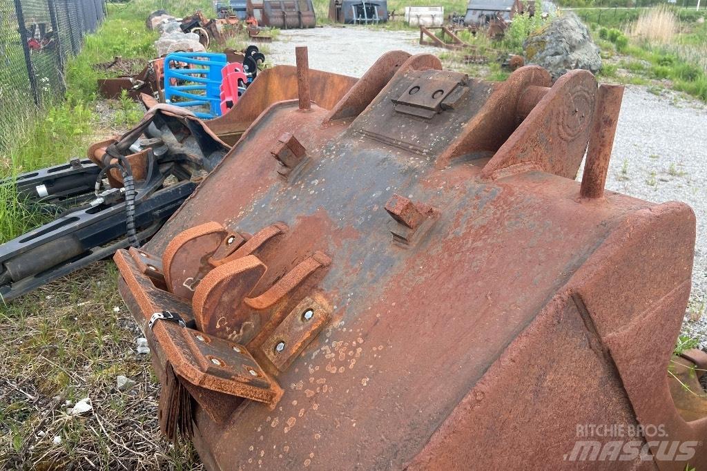 Liebherr R 946 Gravemaskiner på larvebånd