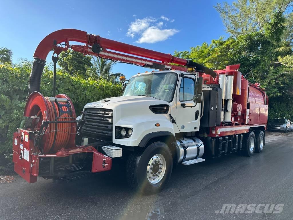 Freightliner 114 SD Slamsuger