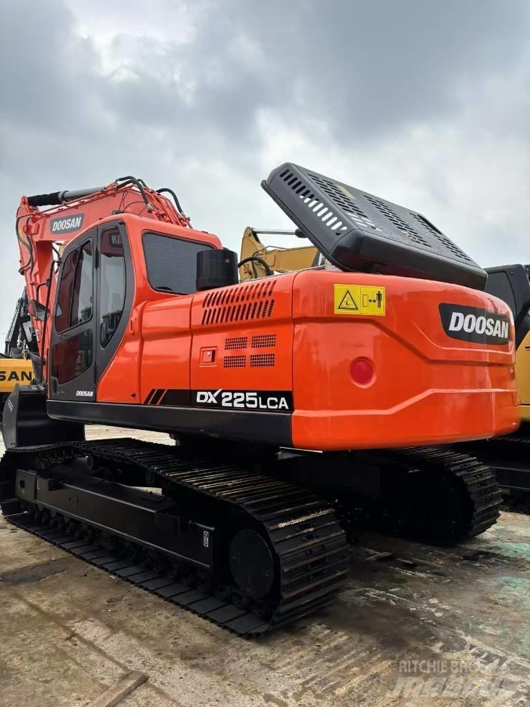 Doosan 225 LCA Gravemaskiner på larvebånd