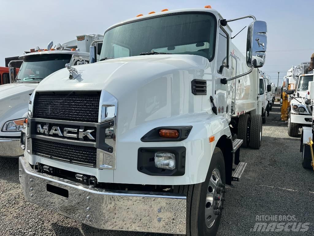 Mack MD7 Renovationslastbiler