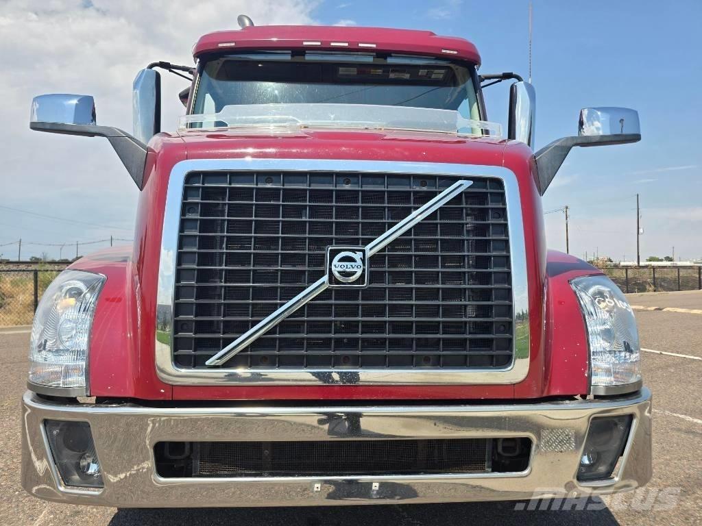 Volvo VNL 42 T300 Trækkere