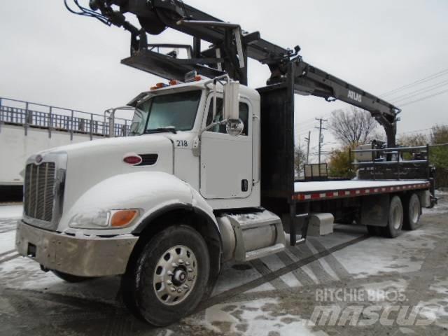 Peterbilt 340 Lastbil med kran