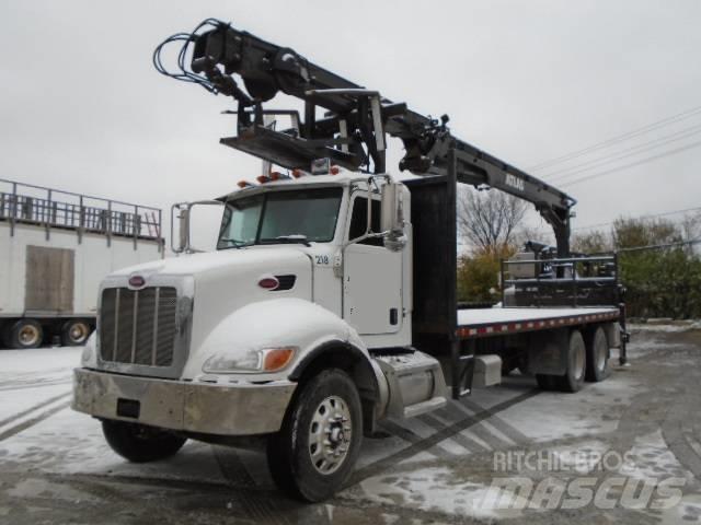 Peterbilt 340 Lastbil med kran