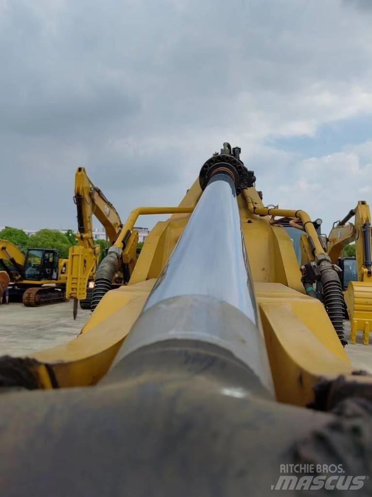 CAT 330 Gravemaskiner på larvebånd
