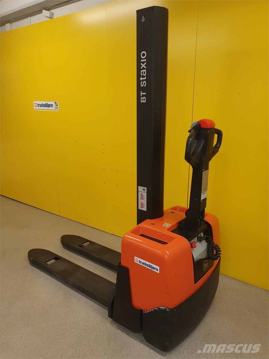 BT HWE100 Selvkørende stablere