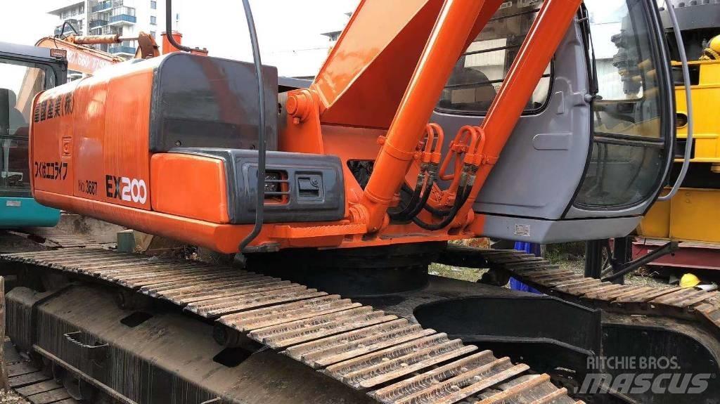 Hitachi ZX 200-5 Gravemaskiner på larvebånd