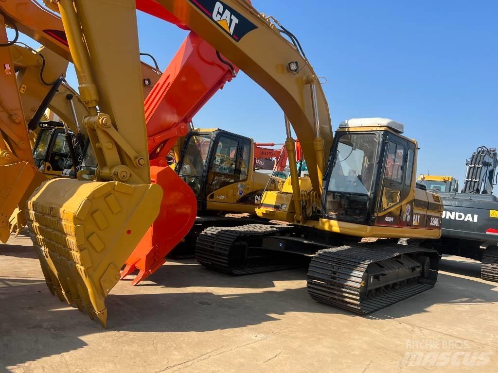 CAT 320 B L Gravemaskiner på larvebånd