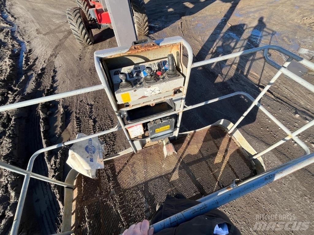 Manitou 200 ATJ Bomlifte med knækarm
