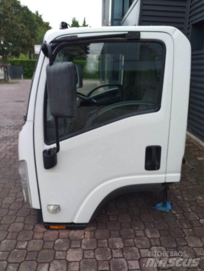 Isuzu M - L Kabiner og interiør