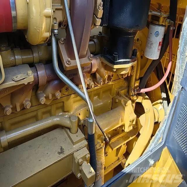 Shantui SD 22 Bulldozer på larvebånd
