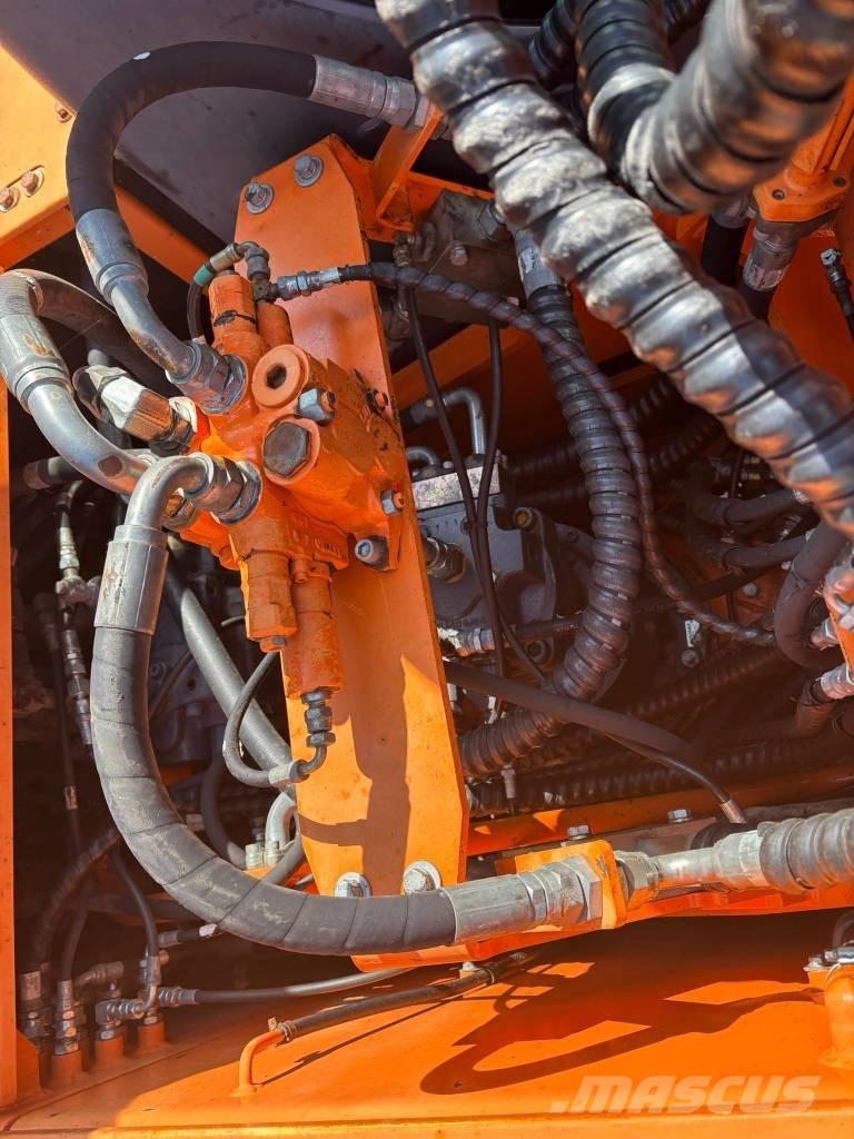 Doosan DX 210 W Gravemaskiner på hjul