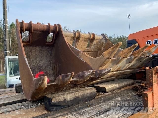 Komatsu PC 210 LC-8 Gravemaskiner på larvebånd