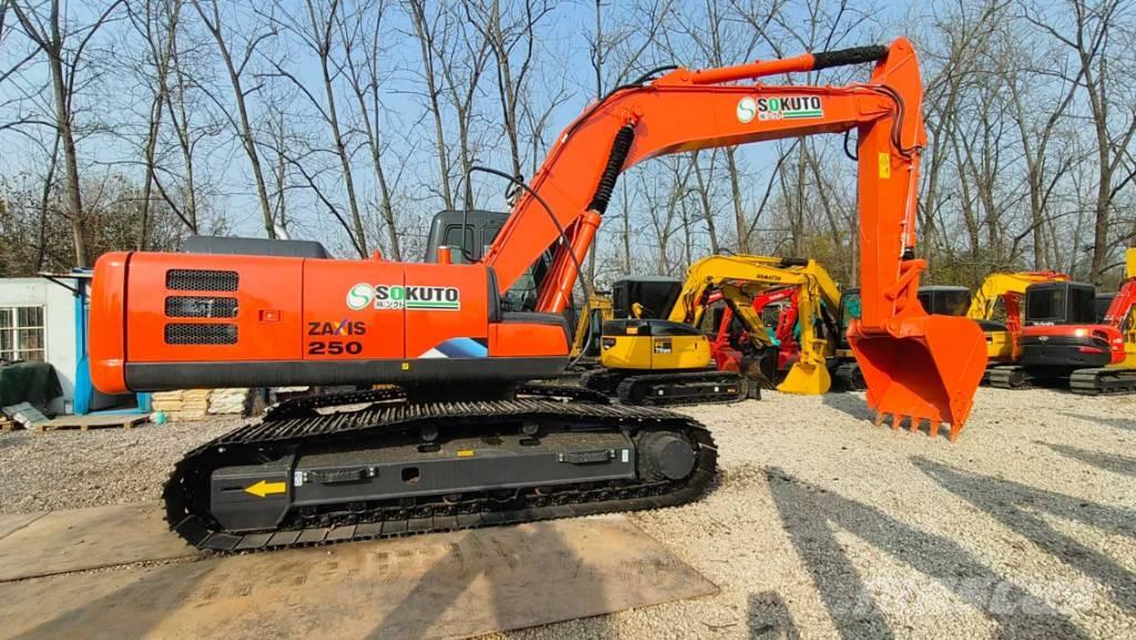 Hitachi ZX 250 Gravemaskiner på larvebånd