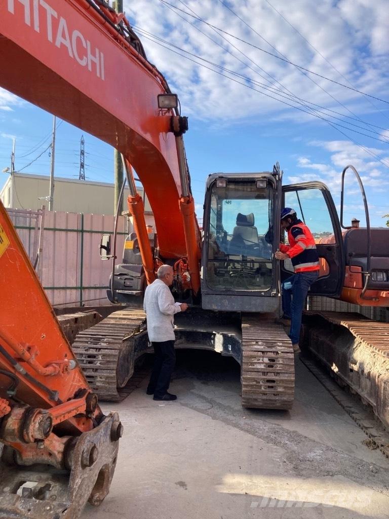 Hitachi ZX 240 Gravemaskiner på larvebånd