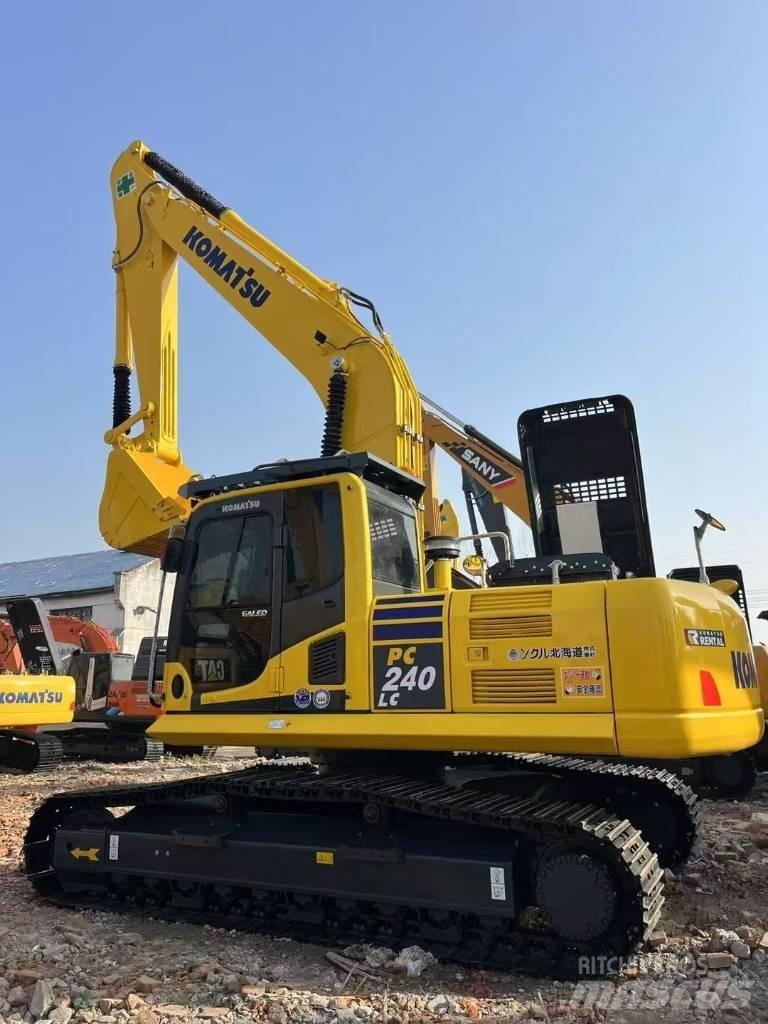 Komatsu 240-8 Gravemaskiner på larvebånd