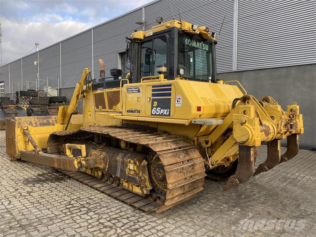 Komatsu D65PXI-18 Bulldozer på larvebånd