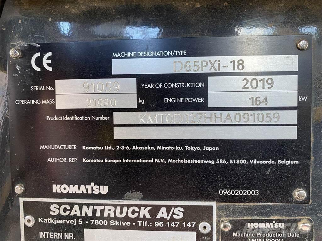 Komatsu D65PXI-18 Bulldozer på larvebånd