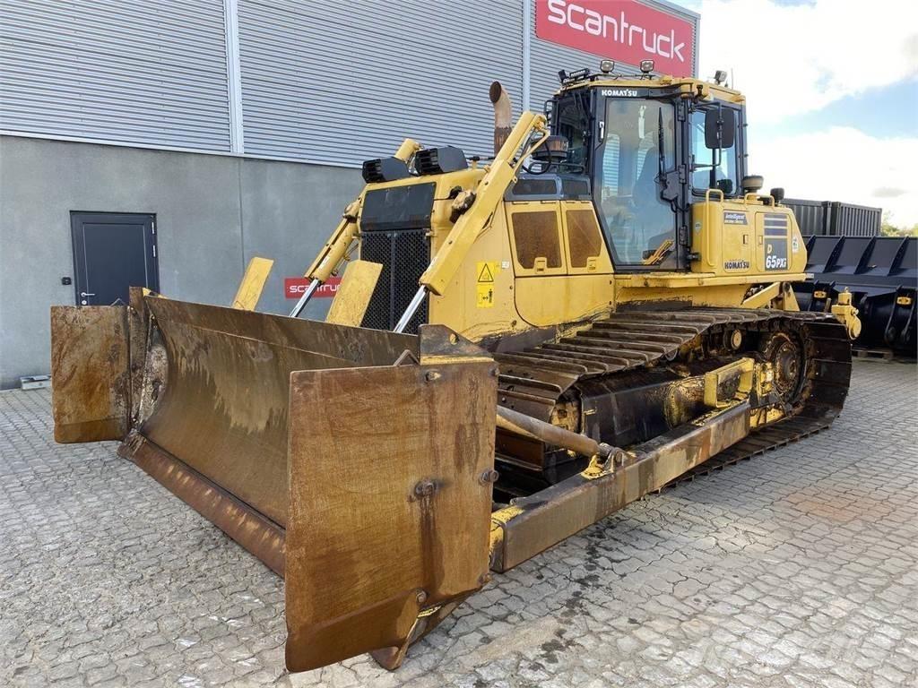 Komatsu D65PXI-18 Bulldozer på larvebånd