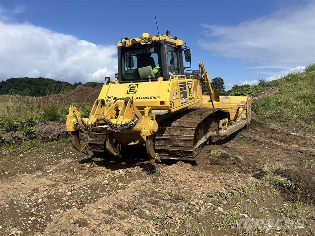 Komatsu D65PXI-18 Bulldozer på larvebånd