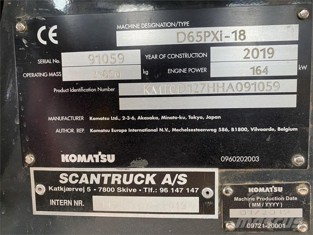 Komatsu D65PXI-18 Bulldozer på larvebånd