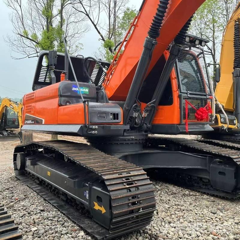 Doosan DX 225 Gravemaskiner på larvebånd