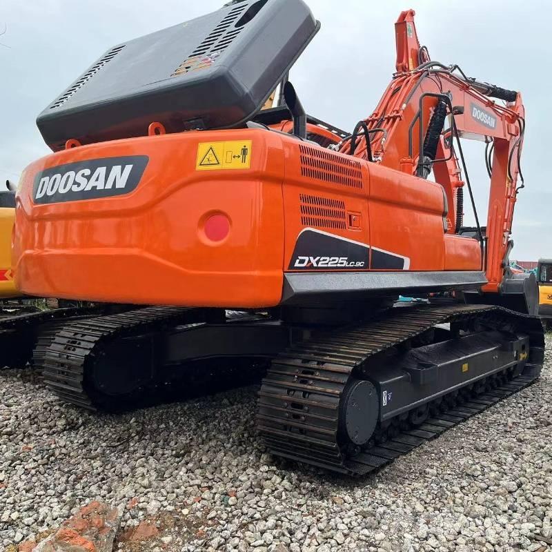 Doosan DX 225 Gravemaskiner på larvebånd