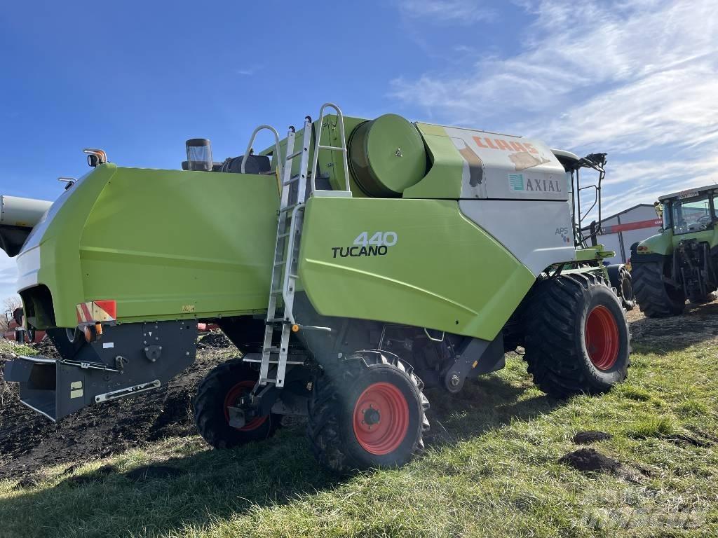 CLAAS Tucano 440 Mejetærskere