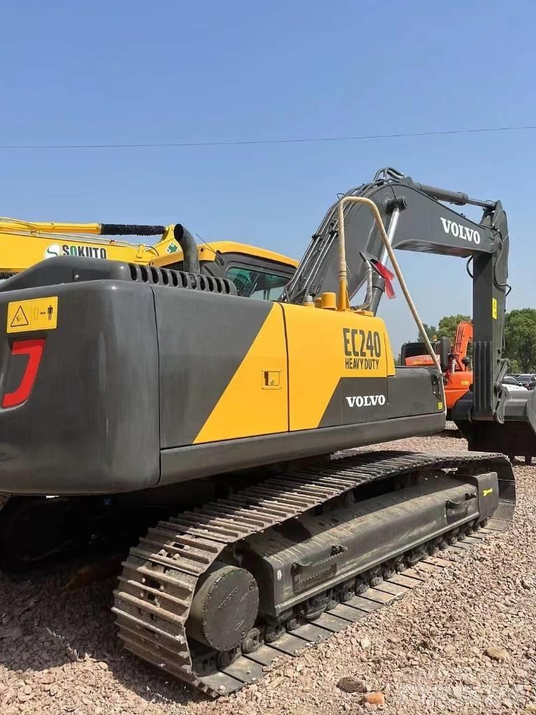 Volvo EC 240 Gravemaskiner på larvebånd