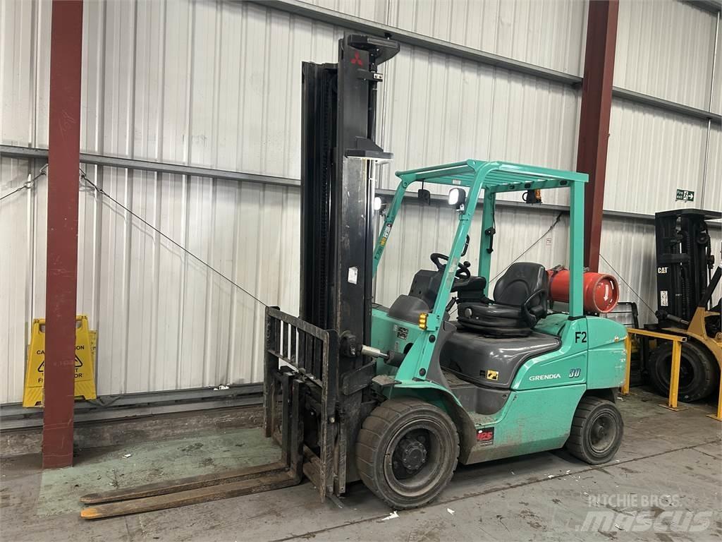 Mitsubishi FG30NT LPG gaffeltrucks