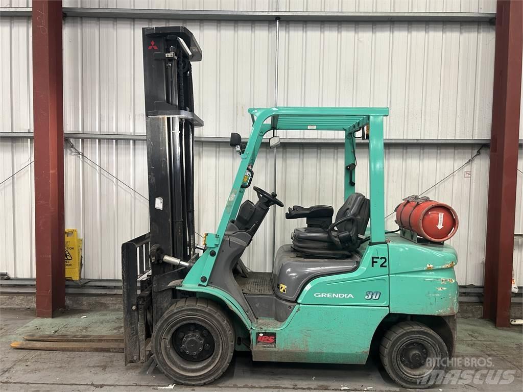 Mitsubishi FG30NT LPG gaffeltrucks