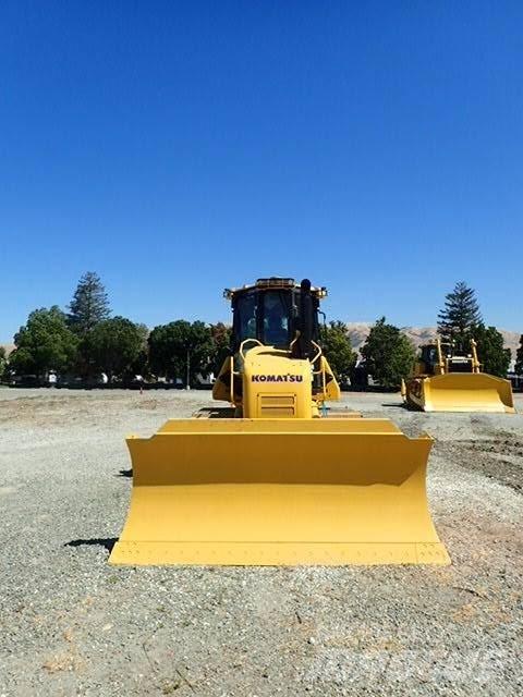 Komatsu D61EX-24 Bulldozer på larvebånd
