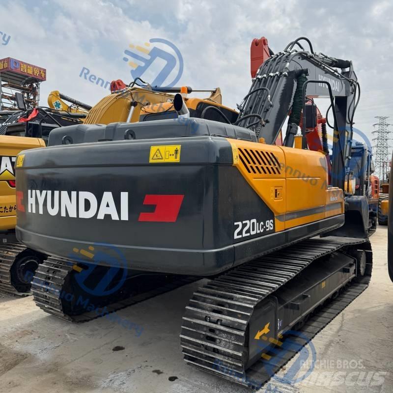 Hyundai R220-9S Gravemaskiner på larvebånd