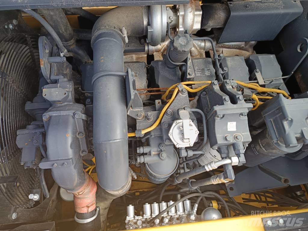 Komatsu PC450-8 Gravemaskiner på larvebånd