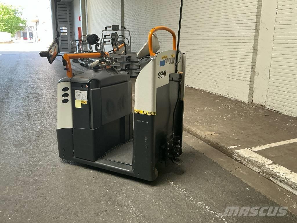 Crown TC 3000 Bugsertruck