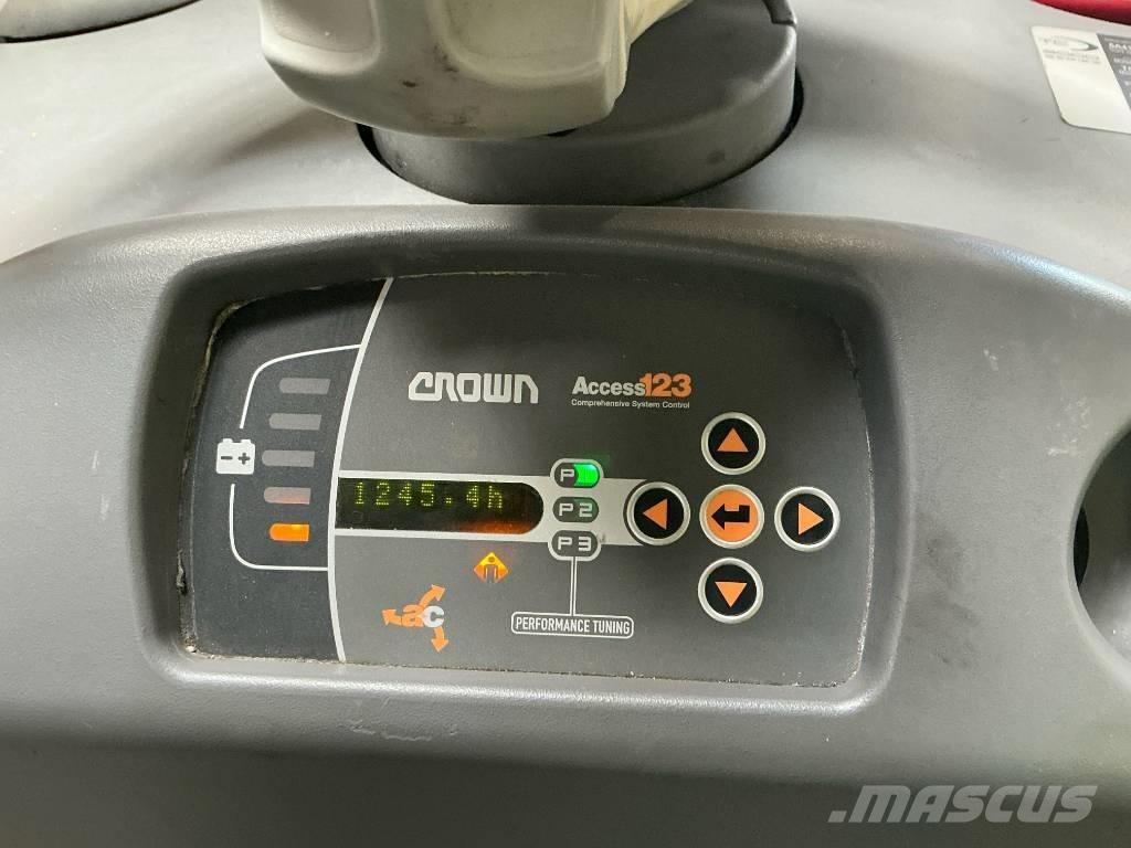 Crown TC 3000 Bugsertruck