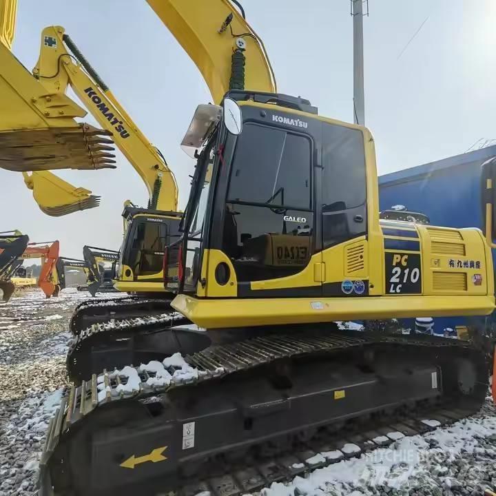 Komatsu PC 210 Gravemaskiner på larvebånd