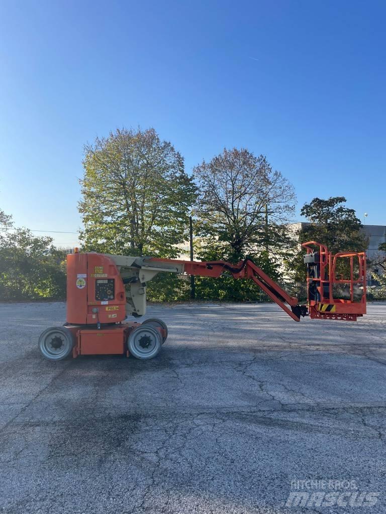 JLG 300 AJP Bomlifte med knækarm