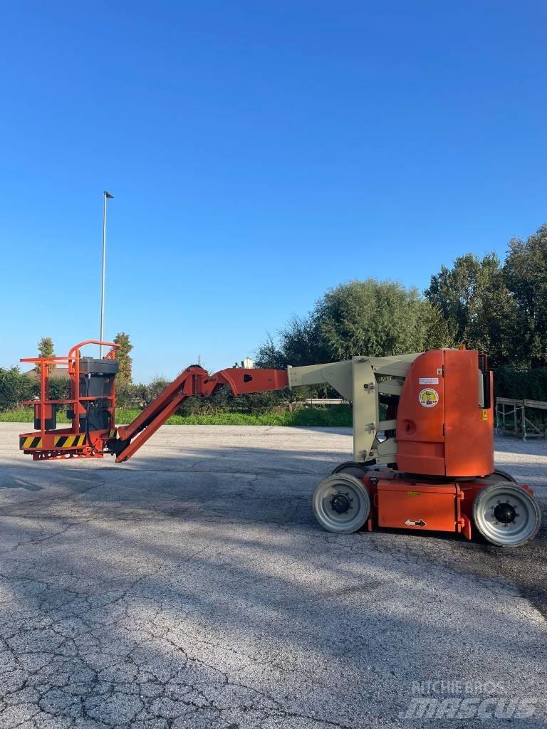 JLG 300 AJP Bomlifte med knækarm