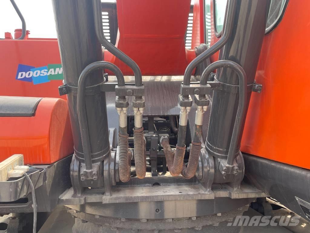 Doosan DX 300 Gravemaskiner på larvebånd