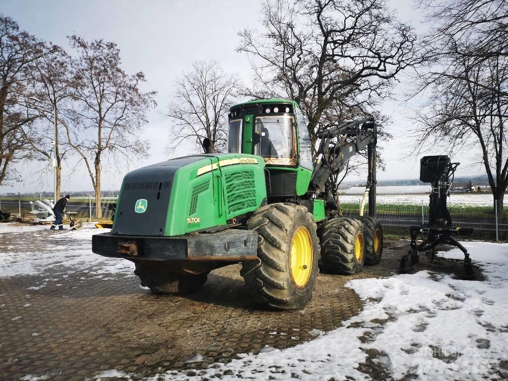 John Deere 1170 E Kombi skovnings-udkørselsmaskiner